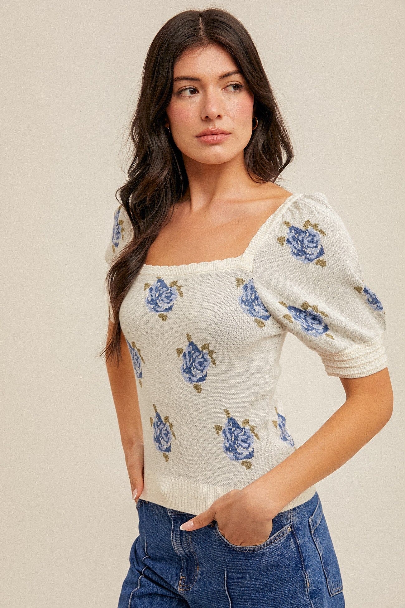 Dahlia Scallop Top Top hem and thread 