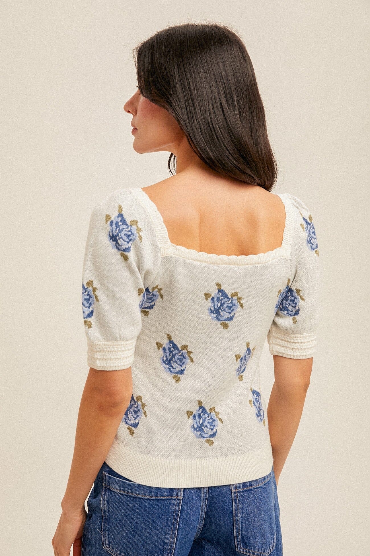 Dahlia Scallop Top Top hem and thread 