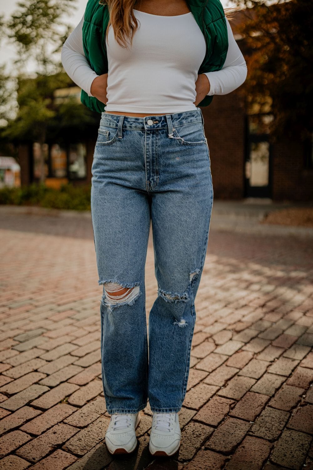 Laura Distressed Mom Jean Jeans JBD 