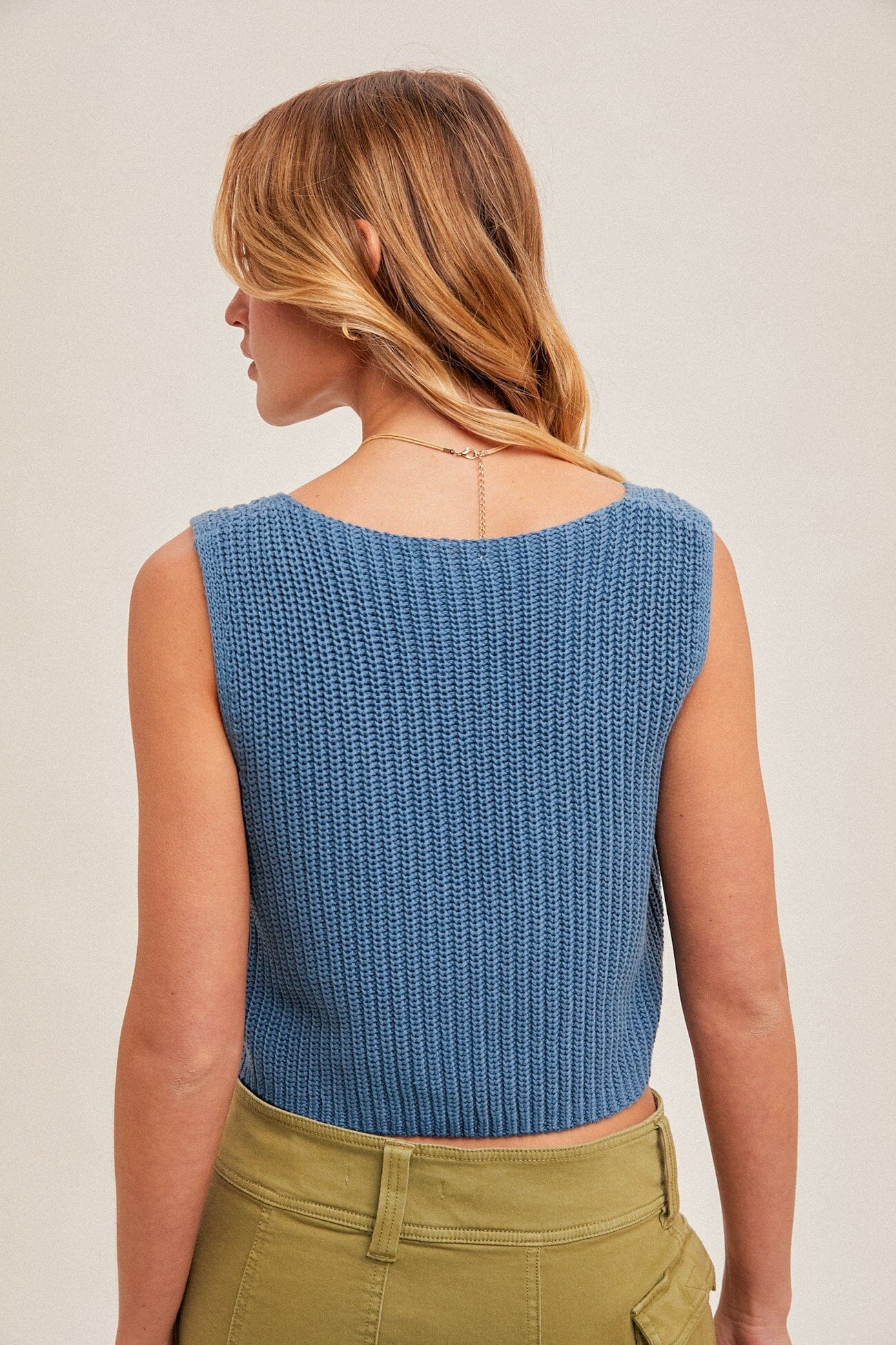 Lila V-Neck Sweater Vest Top hem and thread 