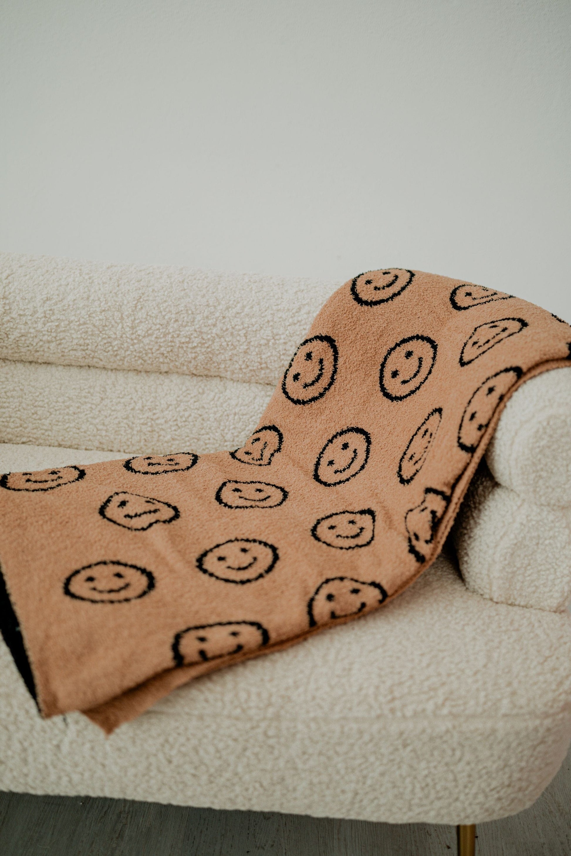 Smile Blanket Blanket Newbury Kustom 